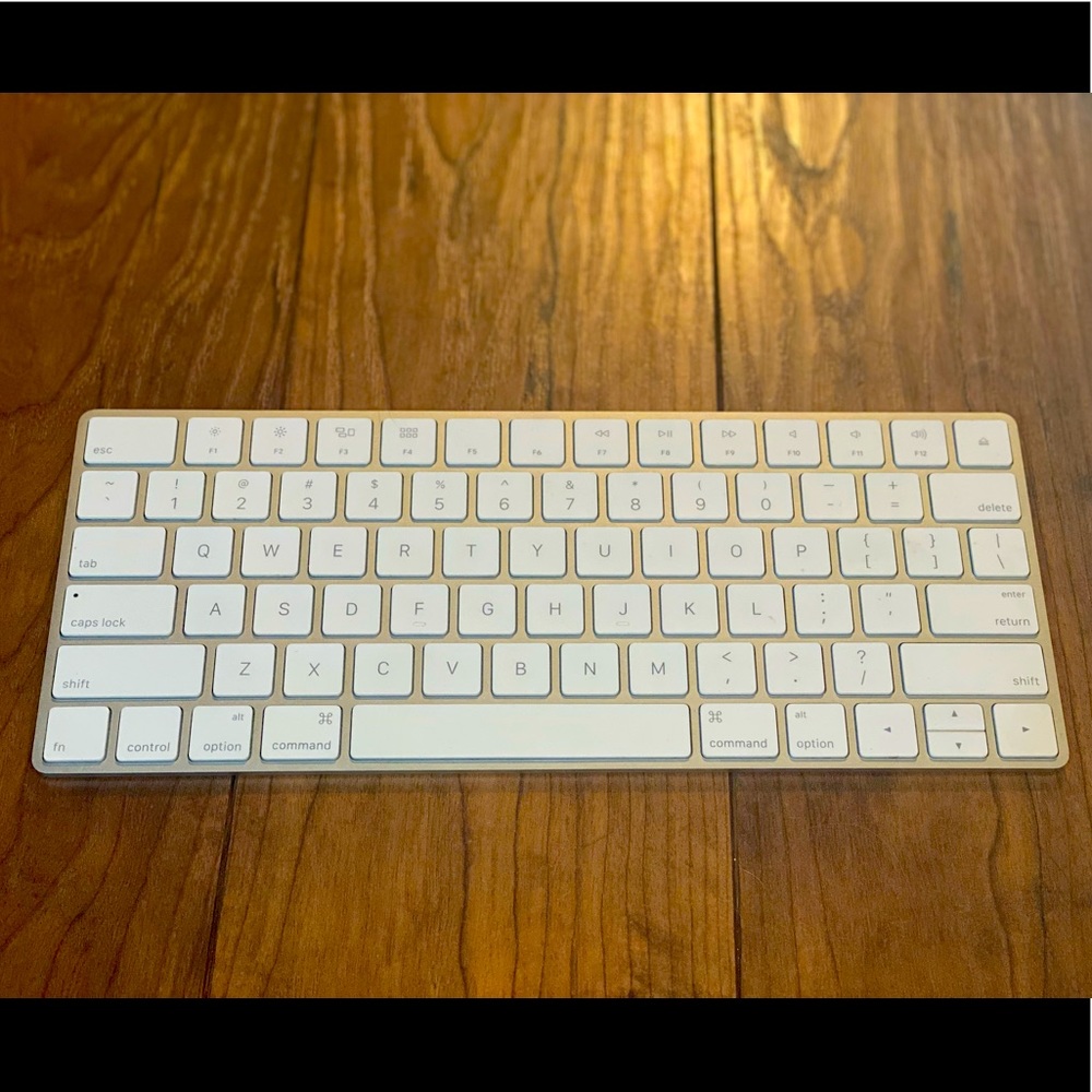 Apple Magic Keyboard - Excellent condition
